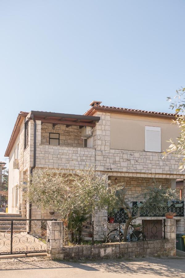 Red Karmenita Διαμέρισμα Ουμάγκ Εξωτερικό φωτογραφία
